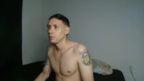 Snapshot of demian_melany_ chatting on 12/19/25, 05:47 demian_melany_ online show from 12/19/25, 05:47