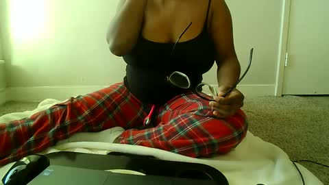 Snapshot of demichocolatekink chatting on 01/14/26, 03:28 Chocolatekink online show from 01/14/26, 03:28