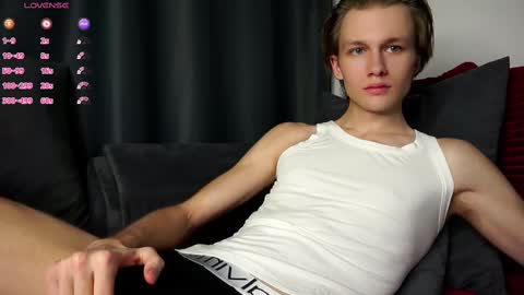 Snapshot of demoninangel chatting on 03/03/25, 04:03 Dave19 online show from 03/03/25, 04:03