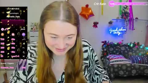 Snapshot of demure_soul chatting on 12/13/24, 06:21 Sophie online show from 12/13/24, 06:21