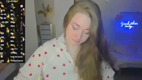 Snapshot of demure_soul chatting on 01/25/25, 04:13 Sophie online show from 01/25/25, 04:13