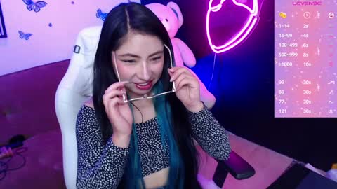 Snapshot of demyanderson_ chatting on 01/22/25, 09:43 Demy online show from 01/22/25, 09:43