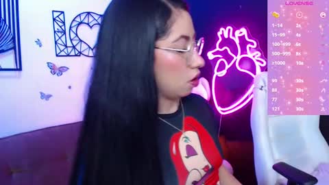 Snapshot of demyanderson_ chatting on 02/12/25, 08:40 Demy online show from 02/12/25, 08:40