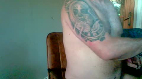 Snapshot of den86nis chatting on 06/24/26, 07:35 den86nis online show from 06/24/26, 07:35