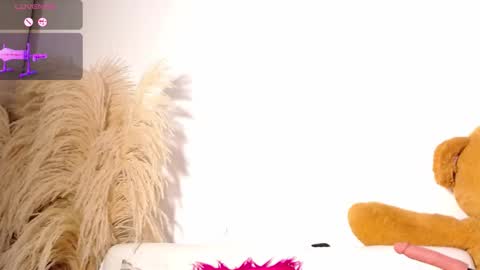 Snapshot of deniisswet chatting on 10/15/25, 06:35   online show from 10/15/25, 06:35