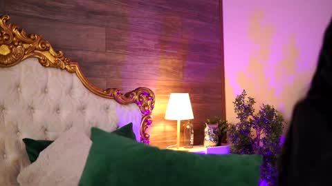 denisedevilles online show from 12/20/24, 10:49