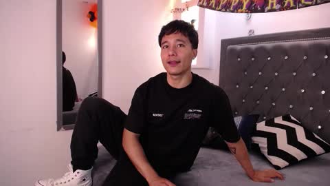 Snapshot of denizer_healer chatting on 10/28/25, 12:52 DENIZER online show from 10/28/25, 12:52