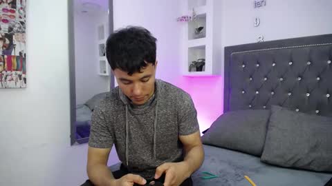 Snapshot of denizer_healer chatting on 11/08/25, 01:22 DENIZER online show from 11/08/25, 01:22