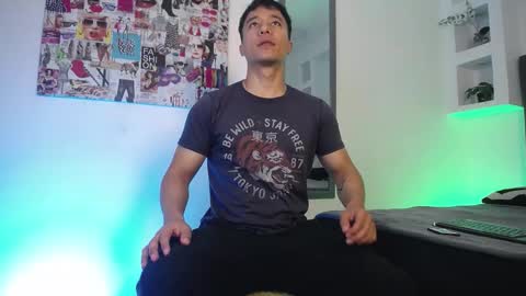 Snapshot of denizer_healer chatting on 11/11/25, 12:49 DENIZER online show from 11/11/25, 12:49