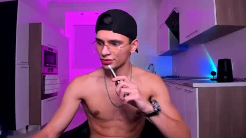 Den online show from 12/02/24, 08:33