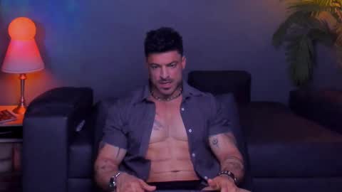 dennis_cox_ online show from 11/10/25, 08:46