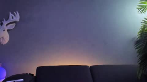 dennis_cox_ online show from 12/17/25, 06:30