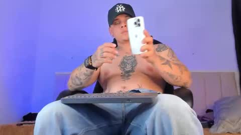 dennis munera online show from 11/22/25, 04:33