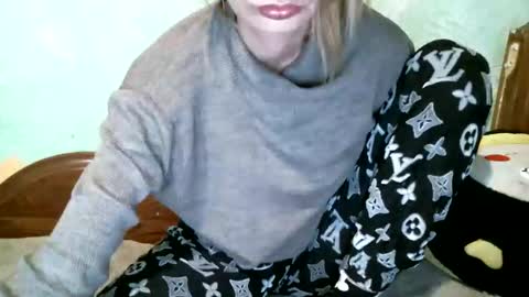 DennisXCarol online show from 10/18/25, 07:25