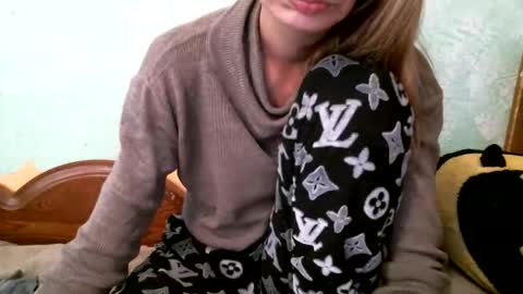 DennisXCarol online show from 10/19/25, 07:42