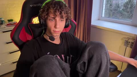 Snapshot of denobluora chatting on 12/17/24, 01:27 Jasper   online show from 12/17/24, 01:27