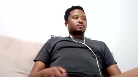 Snapshot of dentzo chatting on 10/10/25, 11:15 mastER blACK online show from 10/10/25, 11:15