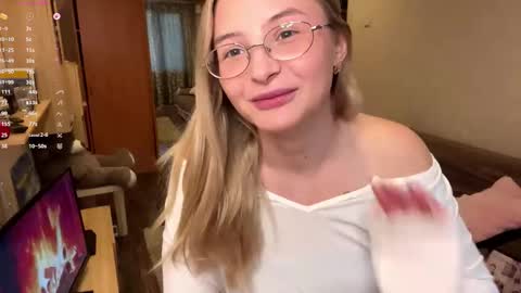 Vi  Victoria online show from 11/16/25, 12:22