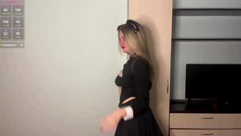 Luna online show from 05/23/26, 04:33