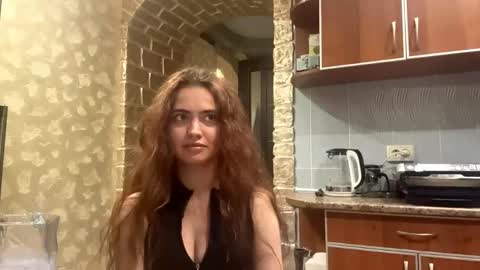 Snapshot of deonnamitcheltree chatting on 05/20/26, 07:42 Eva online show from 05/20/26, 07:42