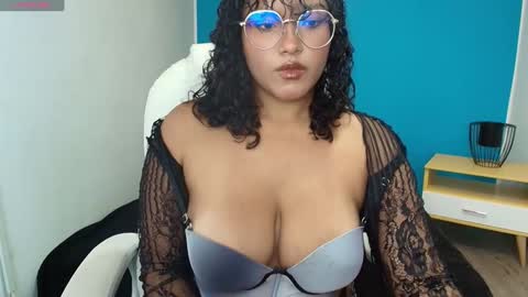 Snapshot of dephne_ chatting on 12/07/24, 01:18 Dephne online show from 12/07/24, 01:18