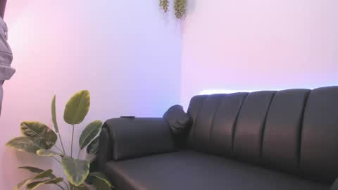 dereck_g online show from 04/10/26, 08:24