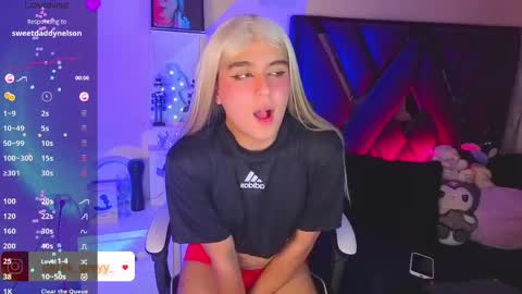 Snapshot of derek_greyy_ chatting on 11/18/25, 11:26 derek grey online show from 11/18/25, 11:26