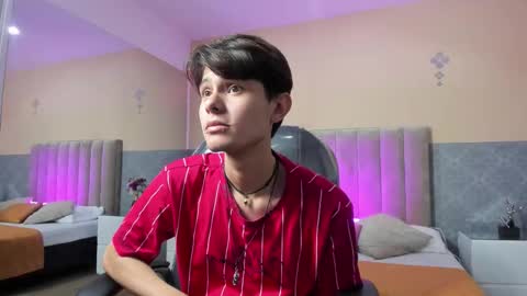 derek_sinn online show from 03/23/26, 06:12