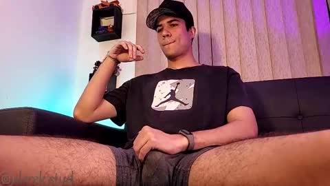 Derek independent model  online show from 10/05/25, 05:50