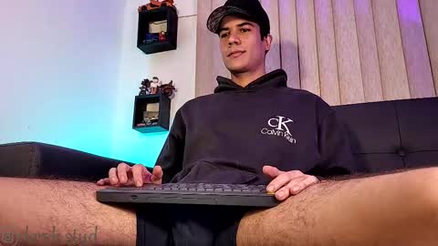 Derek independent model  online show from 10/11/25, 04:33