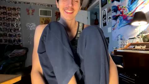 Snapshot of derekdings chatting on 10/22/25, 02:06 derekdings online show from 10/22/25, 02:06