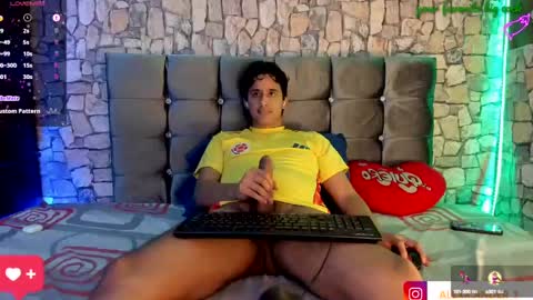 Snapshot of derekk_cute chatting on 01/28/25, 02:21 DEREKK online show from 01/28/25, 02:21