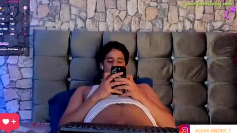 Snapshot of derekk_cute chatting on 01/29/25, 06:43 DEREKK online show from 01/29/25, 06:43