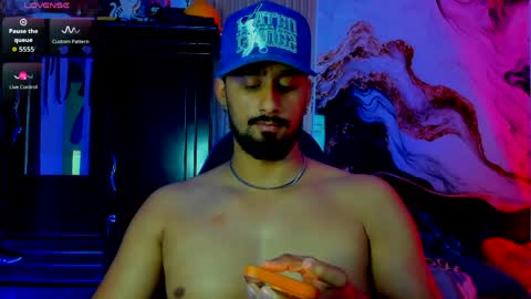 Snapshot of derekk_cute chatting on 03/24/26, 05:12 DEREKK online show from 03/24/26, 05:12