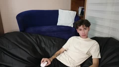 Snapshot of derekswan chatting on 11/11/25, 02:00 Derek online show from 11/11/25, 02:00