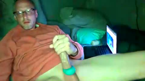 Snapshot of derekthomaserickson86 chatting on 07/13/26, 03:53 DK online show from 07/13/26, 03:53
