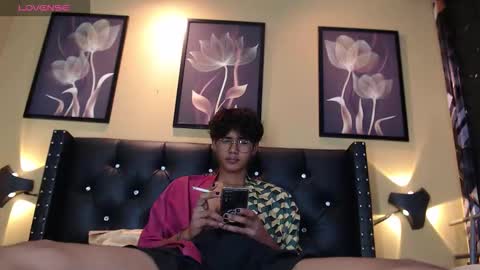 Snapshot of deren_ chatting on 12/14/25, 12:05 DEREN online show from 12/14/25, 12:05