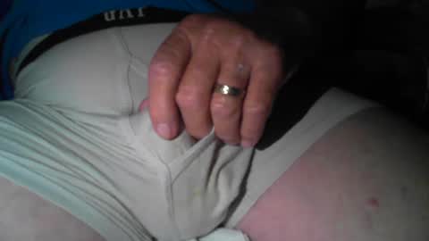 Snapshot of derf551954 chatting on 09/13/25, 12:05 Fred online show from 09/13/25, 12:05