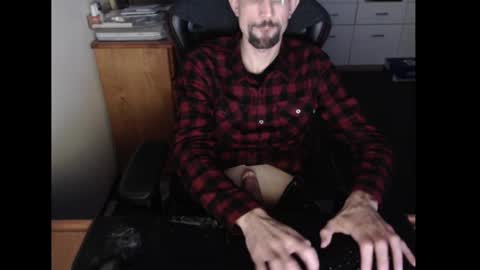 Snapshot of dermattes chatting on 01/11/25, 02:58 dermattes online show from 01/11/25, 02:58