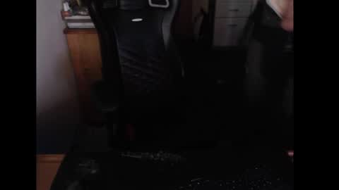 Snapshot of dermattes chatting on 01/25/25, 04:24 dermattes online show from 01/25/25, 04:24