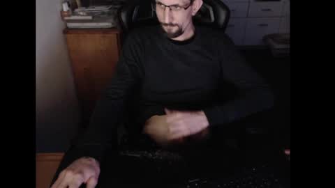 Snapshot of dermattes chatting on 02/01/25, 02:56 dermattes online show from 02/01/25, 02:56