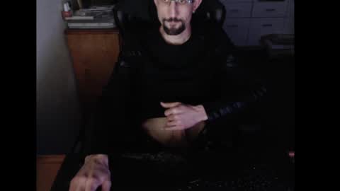 Snapshot of dermattes chatting on 02/09/25, 03:01 dermattes online show from 02/09/25, 03:01