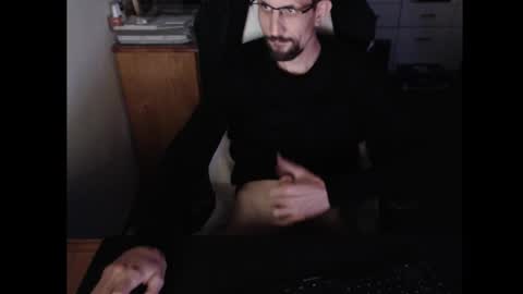 Snapshot of dermattes chatting on 10/11/25, 03:21 dermattes online show from 10/11/25, 03:21