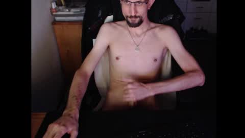 Snapshot of dermattes chatting on 11/15/25, 02:57 dermattes online show from 11/15/25, 02:57