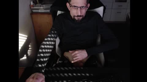 dermattes online show from 03/01/26, 01:35