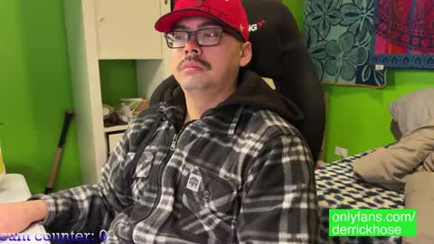 Snapshot of derrick_hose chatting on 01/10/25, 04:09 Derrick Hose online show from 01/10/25, 04:09