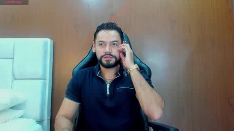 Snapshot of derrybigger_cm chatting on 10/13/25, 06:08 DerryBigger CM online show from 10/13/25, 06:08