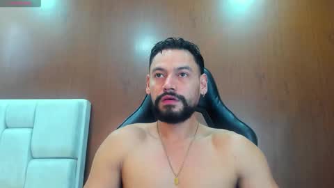 Snapshot of derrybigger_cm chatting on 11/08/25, 05:23 DerryBigger CM online show from 11/08/25, 05:23