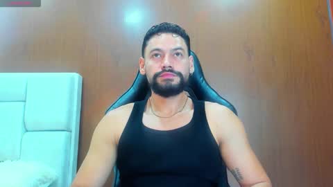 Snapshot of derrybigger_cm chatting on 11/10/25, 02:27 DerryBigger CM online show from 11/10/25, 02:27