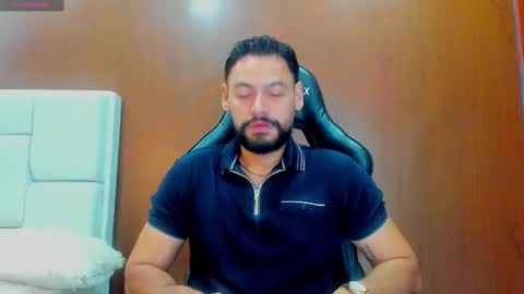 Snapshot of derrybigger_cm chatting on 11/12/25, 02:50 DerryBigger CM online show from 11/12/25, 02:50